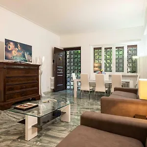 Apartment Vatican 307, Rome